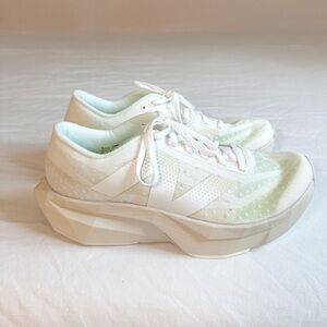 New Balance women’s FuelCell Rebel v4 Running Shoes Walking Shoes White size 9.5